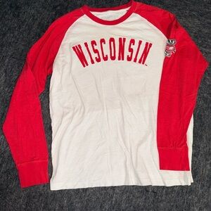 Colosseum Red and White Wisconsin Badgers Long Sleeve Tee Sewn on Lettering SZ L